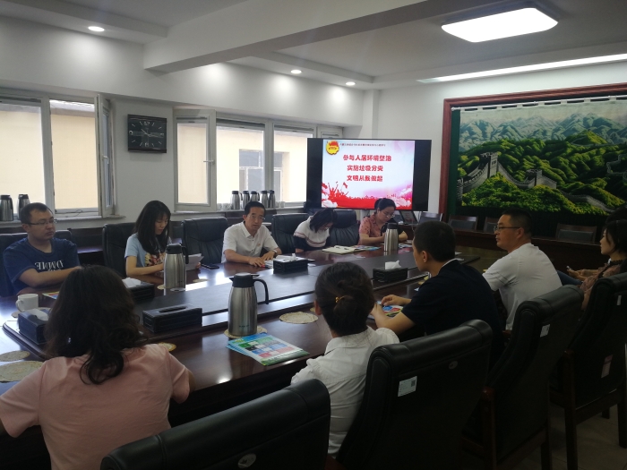 图为：新葡京门户网站
组织区社机关青年干部开展青年理论学习